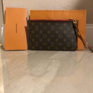 Classic Neverfull MM monogram wristlet